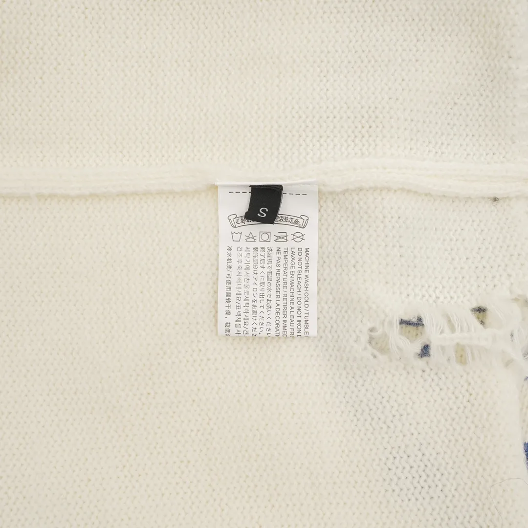P540 Chrome Hearts CH Chrome Hearts 25ss embroidered disc Sanskrit cross hole knitted sweater pullover. It is a very popular style. It is the same for men and women. It is matched with black and white. It looks good in real life. It looks good on the upper body. It looks good in daily wear. It is even more photogenic. It’s hard not to buy it. Buy it for me!!! Believe me, no one can refuse such a machine-length Chrome Hearts jacket. It has expanded the version based on the old version. The upper body is loose and stylish, and the hem is expanded to a casual design. Fat people look extremely slim, thin people have limited height and high-end. Ten thousand yuan ZP printing, 1:1 perfect restoration, looks good when worn alone or stacked, can be easily controlled by both men and women. If you care more about quality, you must also respect the price. It is completely different from the thin see-through bottoms and junk products on the market that pill when worn. If the style makes you shine at a glance, then quality is what you should pay more attention to. Compared with price, we focus on quality. Customers who have received my products all know it. ️️️ Sweaters on the market are generally made of bract core yarn. We use modal. The advantages over core-spun yarn are very intuitive: high cost, high price, high density, relatively expensive for developers, and let us make a lot less money. In addition, it is delicate, has no scum on the upper body, resists pilling, and is high-end. We are conscientious sellers and do not use core-spun yarn. Apart from being cheap, core-spun yarn is really useless. It shrinks, pills, hooks, and makes people pierced. He is proficient in everything. It is 2024. Who doesn’t want to look decent when they go out? Quality determines the upper body effect. No matter how bad the quality, the best style is still the temperament of the urban-rural fringe. We only do long-term business. Quality determines character. Take it back and wear it with confidence and wash it. The quality of the pattern will definitely make your eyes shine. We only make the right version of high quality. We make high-end hard goods. Reject junk goods and reject fast food. Conscientious quality and conscientious price. You deserve it!  Color: Black Beige Gray Size: S-L